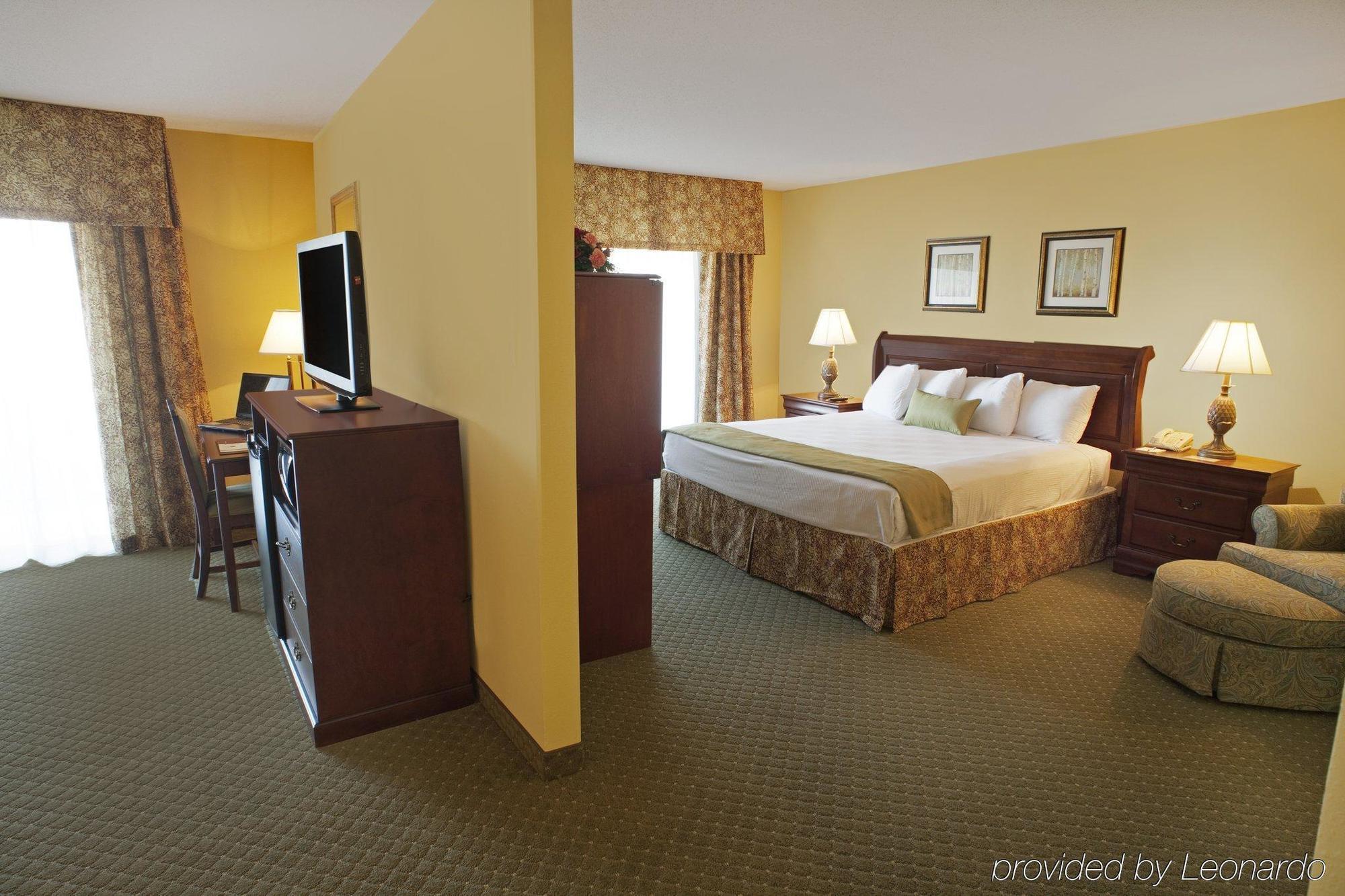Fredericksburg Hospitality House Hotel Room photo