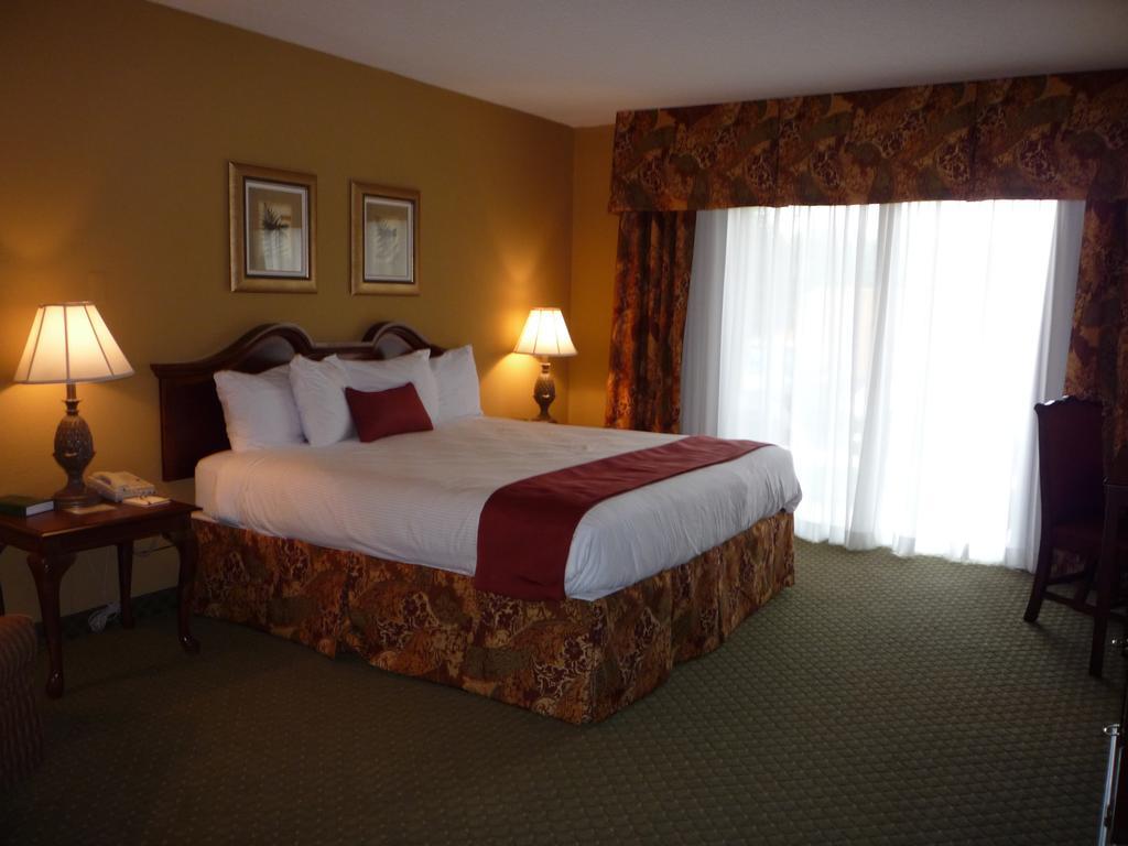 Fredericksburg Hospitality House Hotel Exterior photo