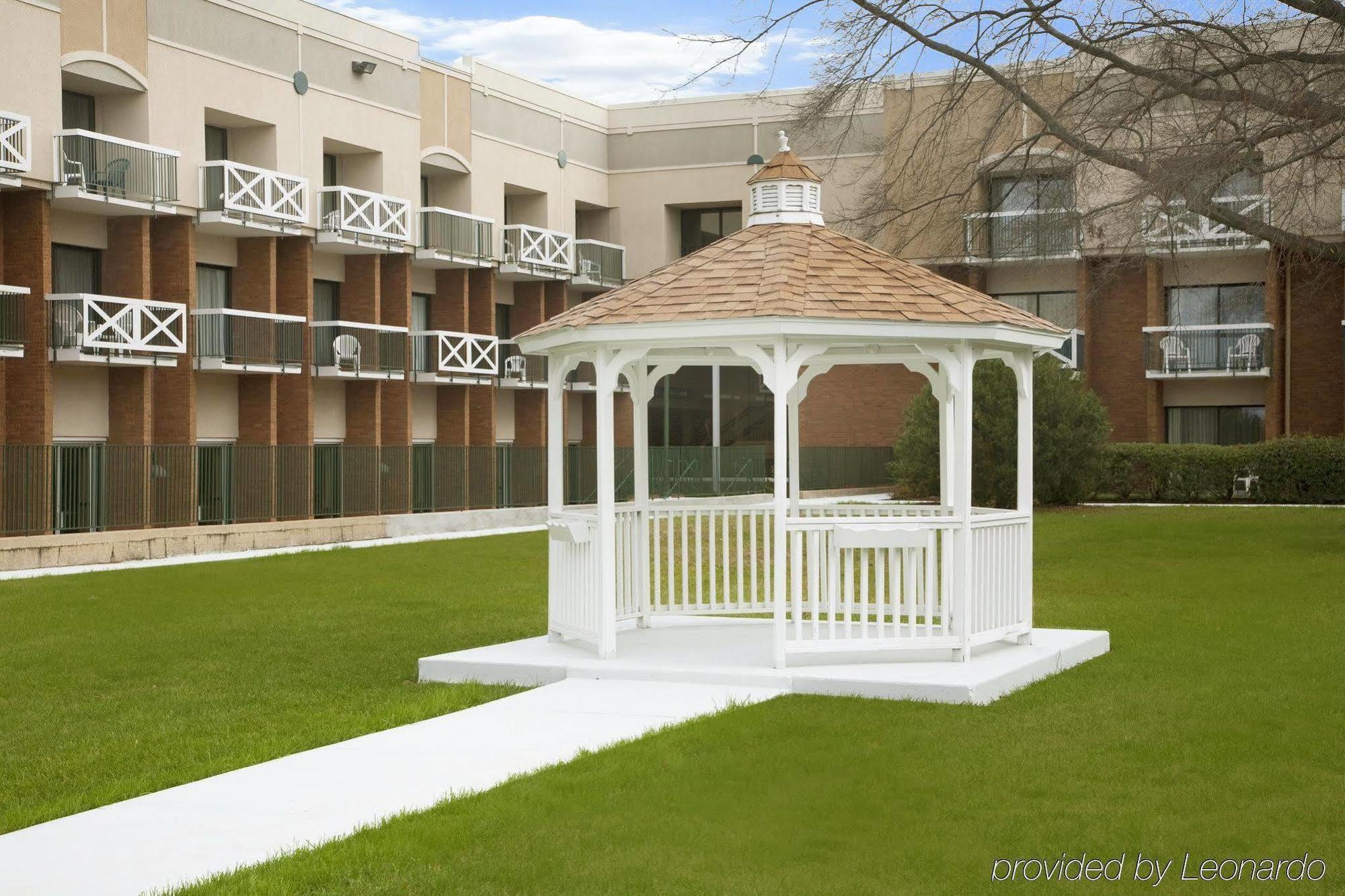 Fredericksburg Hospitality House Hotel Exterior photo